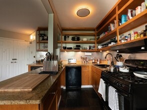 4242 East West Hwy, Unit 406 in Chevy Chase, MD - Building Photo - Building Photo