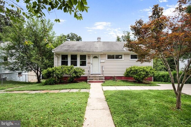 property at 1606 Crawford Dr