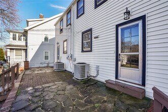 2292 S Overlook Rd in Cleveland Heights, OH - Building Photo - Building Photo