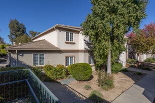 Castaic Lake Senior Apartments in Castaic, CA - Building Photo