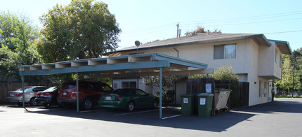 Crescent Villa in Davis, CA - Building Photo - Building Photo