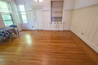 672 Centre St in Newton, MA - Building Photo - Building Photo