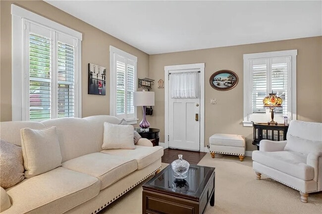 21 Beech Ave, Unit 1