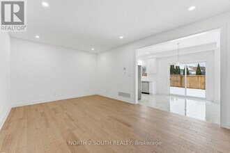 36 Virro Ct in Vaughan, ON - Building Photo - Building Photo