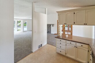 5806 W Pacific Park Dr in Spokane, WA - Building Photo - Building Photo