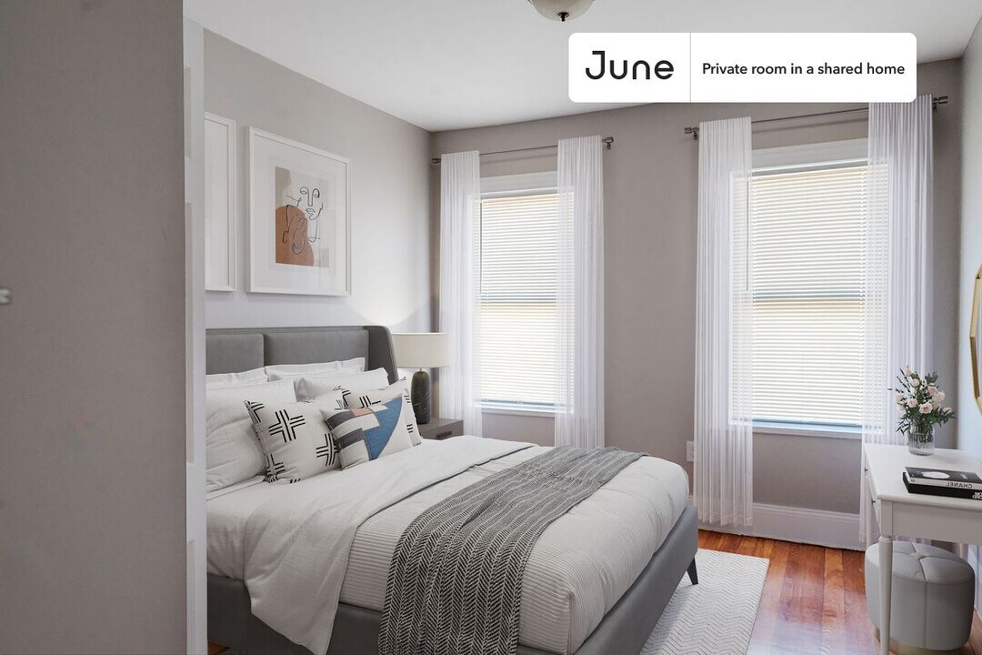 Private bedroom in 4 bed/1.5 bath Home in Boston, MA - Building Photo