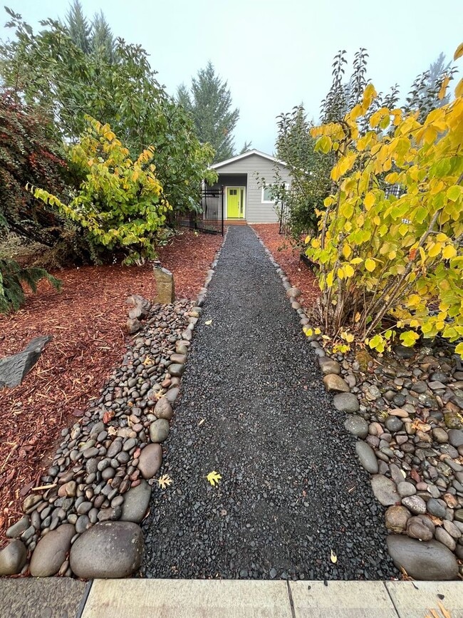 3155 Dogwood Dr S in Salem, OR - Building Photo - Building Photo