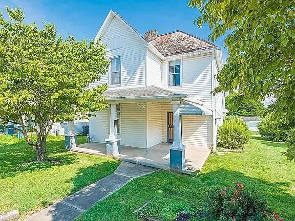 2100 Cecil Ave in Knoxville, TN - Foto de edificio