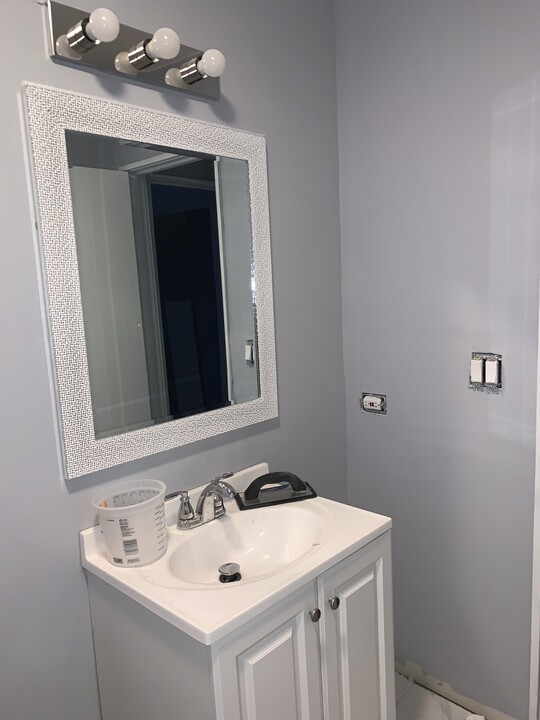 16023 Circle Dr in Markham, IL - Building Photo
