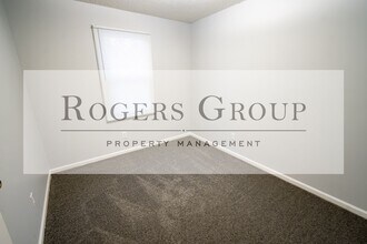 100-102 Holly Ct in Henderson, NC - Building Photo - Building Photo