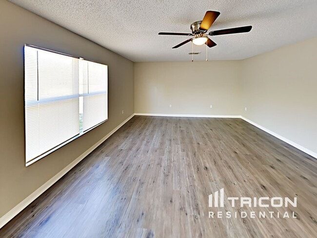13085 Siam Dr in Spring Hill, FL - Building Photo - Building Photo