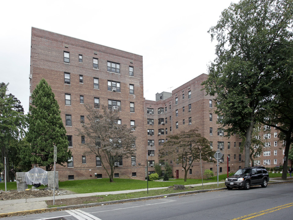 Vernon Manor Co-operative Apartments in Mount Vernon, NY - Building Photo