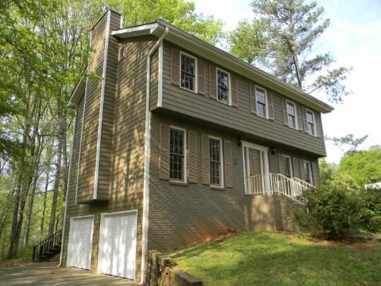 property at 513 Shannon Green Cir SW