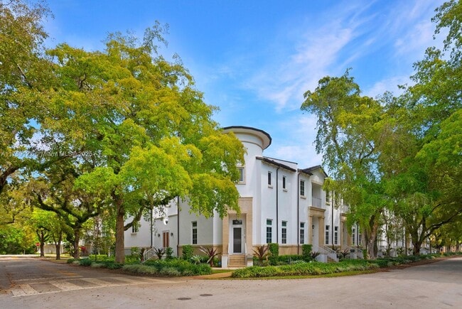 649 Santander Ave in Coral Gables, FL - Building Photo - Building Photo