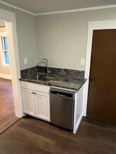 1826 5th St, Unit 2 in Wyandotte, MI - Foto de edificio - Building Photo