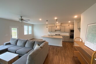 35 Village Edge Dr in Lillington, NC - Building Photo - Building Photo