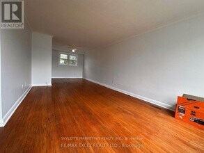 229 Zelda Crescent in Richmond Hill, ON - Building Photo - Building Photo