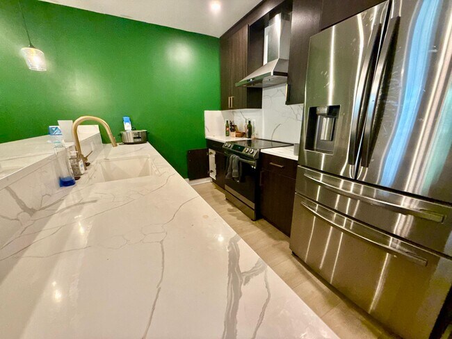 755 Columbia Rd NW in Washington, DC - Building Photo - Building Photo