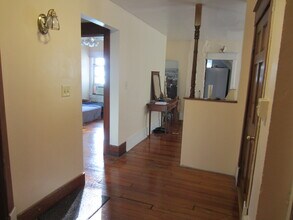 1317 Rhode Island St, Unit 1 in Lawrence, KS - Foto de edificio - Building Photo