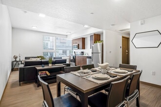 Slopeside Village Apartments and Townhomes in Park City, UT - Foto de edificio - Building Photo