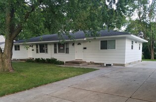 803 W 28th St, Unit 804 West 28th Street, CF in Cedar Falls, IA - Building Photo