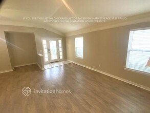 1663 Rustling Dr in Orange Park, FL - Foto de edificio - Building Photo