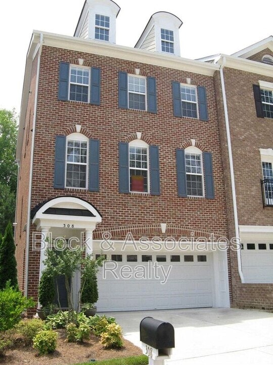 308 Bridgegate Dr in Cary, NC - Foto de edificio