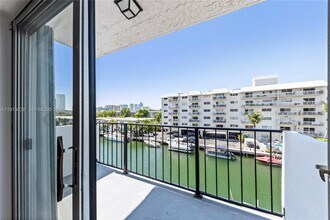 3642 NE 171 St in North Miami Beach, FL - Building Photo - Building Photo