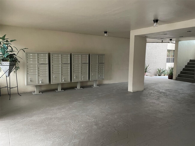 1101 SW 122nd Ave in Miami, FL - Building Photo - Building Photo