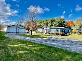 N3185 Seward Heights Rd in Peshtigo, WI - Building Photo