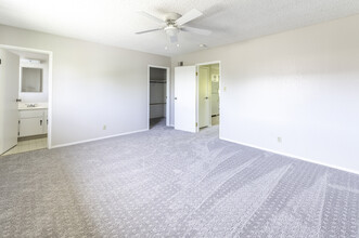 230 Marsh Ave in Reno, NV - Building Photo - Interior Photo