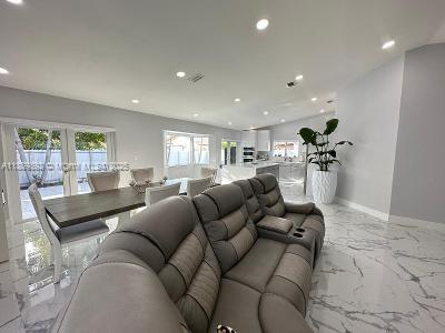 1040 SW 142nd Ave in Miami, FL - Building Photo - Building Photo