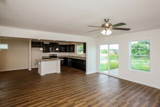 2140 Alden Dr in Dalzell, SC - Building Photo - Building Photo
