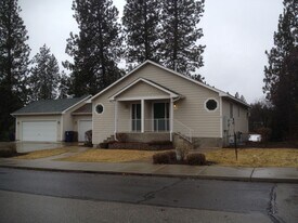 1050 S Westcliff Pl in Spokane, WA - Building Photo