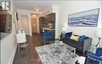 39 Queens Quay E in Toronto, ON - Building Photo - Building Photo