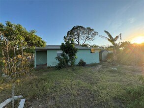 4990 80th St N in St. Petersburg, FL - Building Photo - Building Photo