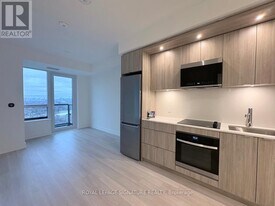 60 Central Park Roadway in Toronto, ON - Building Photo