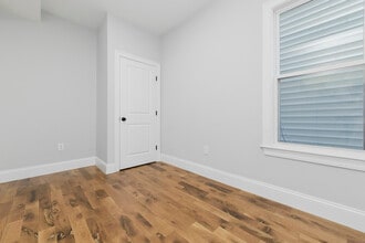 223 London St, Unit 2 in Boston, MA - Building Photo - Building Photo