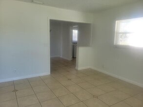 160 NE 19th Ave in Boynton Beach, FL - Building Photo - Building Photo