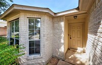 907 Remington Dr in Leander, TX - Foto de edificio - Building Photo