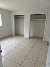 2040 NE 170th St in North Miami Beach, FL - Building Photo - Building Photo