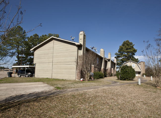 9000-9009 Clusters Dr in Shreveport, LA - Foto de edificio - Building Photo