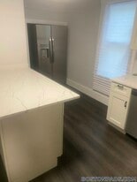 118 Marginal St in Boston, MA - Building Photo