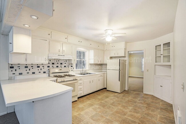 property at 2021 Academy St