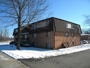 Multi-Building Apartments in West Bend, WI - Building Photo - Building Photo