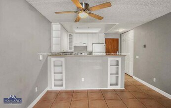 8308 Regents Rd in San Diego, CA - Building Photo - Building Photo