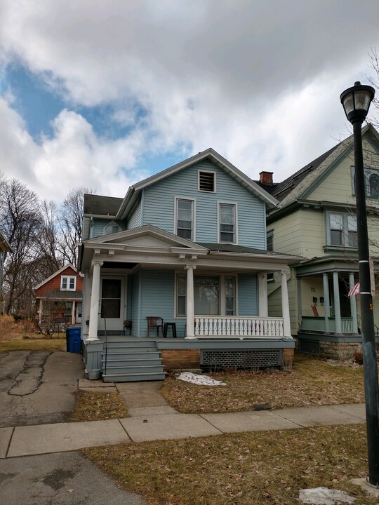 17 Cayuga St in Rochester, NY - Building Photo