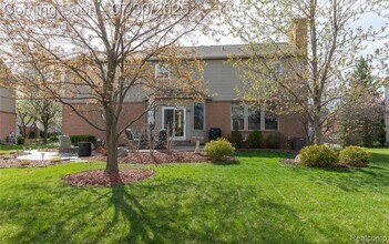 1805 Ring Neck Dr in Rochester, MI - Building Photo - Building Photo