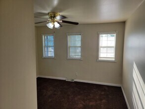 3232 S Auburn Dr in Saginaw, MI - Building Photo - Building Photo