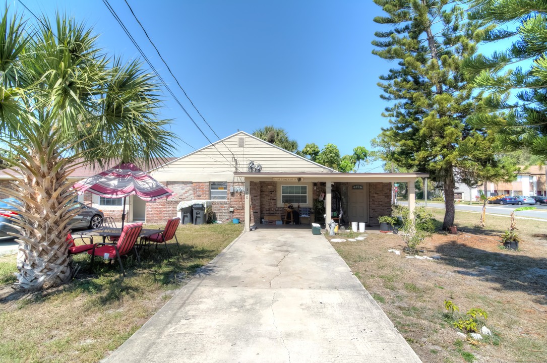 300 Oleander Pl in Titusville, FL - Building Photo